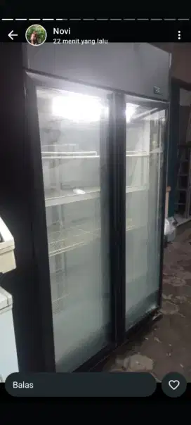 Showcase 2 pintu siap pakai