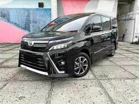 Toyota Voxy 2.0 at 2018