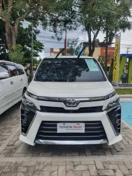 Toyota Voxy 2018