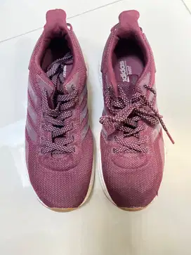 Adidas Questar Ride (maroon gum)