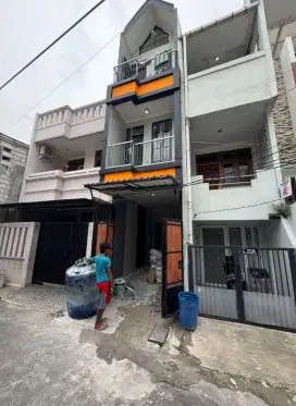 Rumah Baru 1M an dekat Mall Central Park