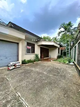Dijual CEPAT Rumah Dengan Pool Di Kemang Jakarta Selatan