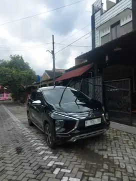 2019 Xpander Ultimate Hitam