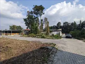 Samping Kampus UII Yogyakarta; Dijual Tanah Untuk Kost Di Candiwinang