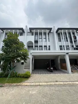 Dijual Rumah 3 Lantai Cluster Aether Green Wich BSD