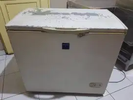 SHARP CRYSTAL ICE FREEZER