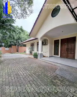 Disewakan Rumah Di Area Senopati/SCBD/Kebayoran Baru Jakarta SSI402