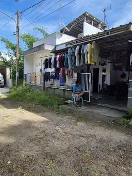 Rumah dua lantai kelapa dua serang