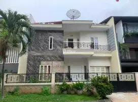 Adem Hadap Selatan Rumah Citraland Eastwood di Surabaya
