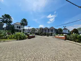 rumah elite dekat kampus turun harga ada bonus jalan sangat lebar