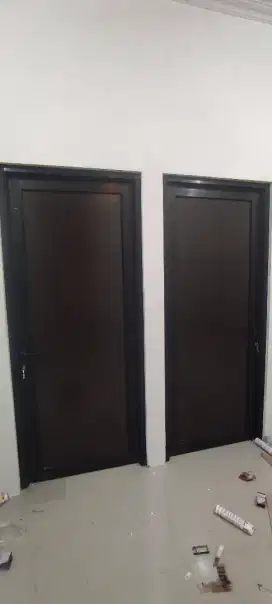 Pintu kamar tidur