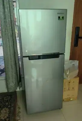 Kulkas Samsung 216L Digital Inverter