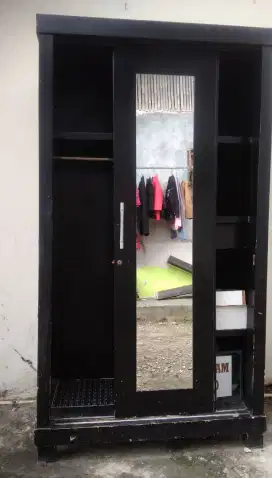 Lemari sleding tinggi 2 meter