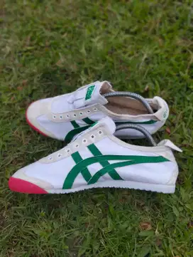 Onitsuka slip on