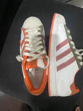 Dijual Sepatu adidas Superstar