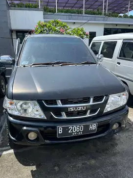 Isuzu Panther Grand Touring 2.5 Diesel