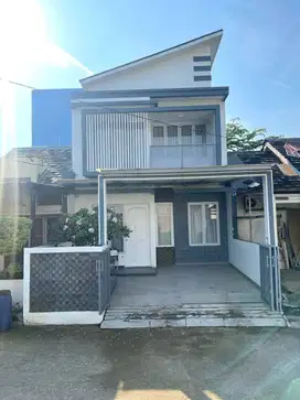 DIJUAL RUMAH bagus siap huni 2 lantai di Taman sakura bekasi C0159