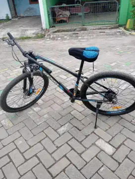 Sepeda gunung MTB Genio Shimano