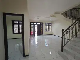 Rumah Dharmahusada Mas STRATEGIS, ROW 2.5 MOBIL