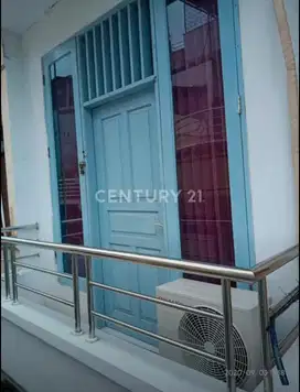 Rumah Minimalis 3 Lantai Di Jalan Laksa Di Daerah Pecinan JakBar