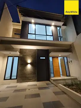 Dijual Rumah 2 Lantai di Jl Manyar Rejo Surabaya