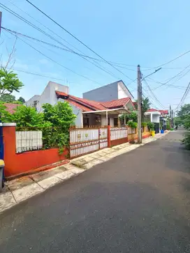MURAH! Rumah Jagakarsa Dijual. Komplek. Lahan Luas. Jalan Lebar. NEGO