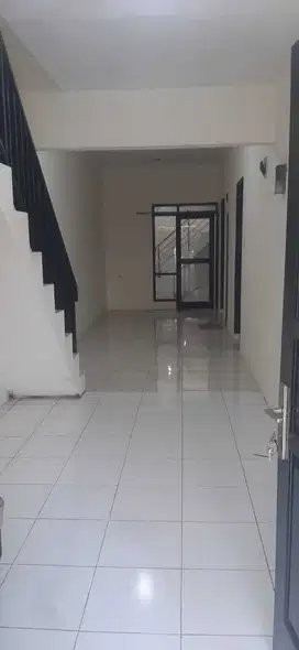 Dijual Rumah siap huni SHM bagus di Jalan Kiarasari