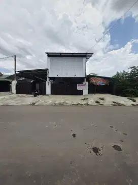 DIJUAL RUMAH BAGUS STRATEGIS RAYA KALIMAYA DRIYOREJO SURABAYA