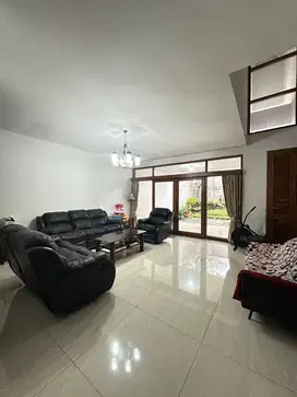 Rumah 3 Lantai Semi Furnish Siap Huni di Sayap Pasteur Bandung