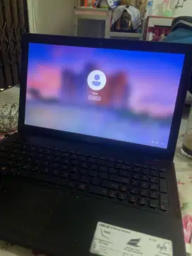 Laptop ASUS X550IU