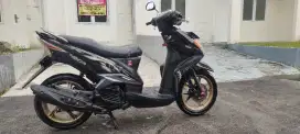 Yamaha Xeon Karbu Black