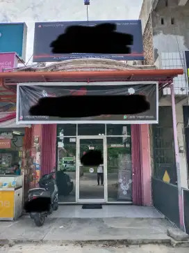 Pintu kaca dan rangka alumunium