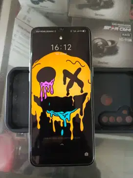 Realme 6i 4 64 cari Tt di atas nya