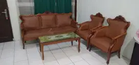 Dijual cepat bangku jati muda.