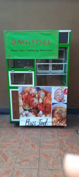 Gerobak mie ayam atau bakso