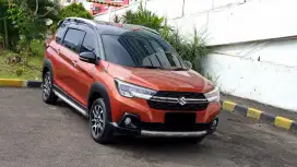 XL7 ALPHA AT TWO TONE ORANGE 2022