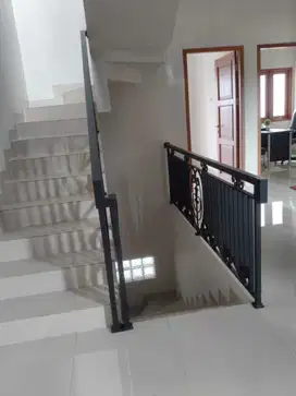 Rumah Modern 2 lantai di Kramat Jati Jakarta Timur