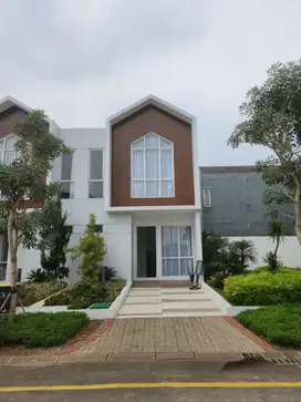 Disewakan rumah 2 lantai 3 kamar tidur di Citra Raya Tangerang