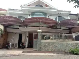 Dijual Rumah 2 Lantai Siap Huni Strategis