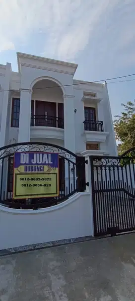 Duren Sawit Rumah Cantik Classic Modern 2 Lt Dalam Komplek Jalan Depan