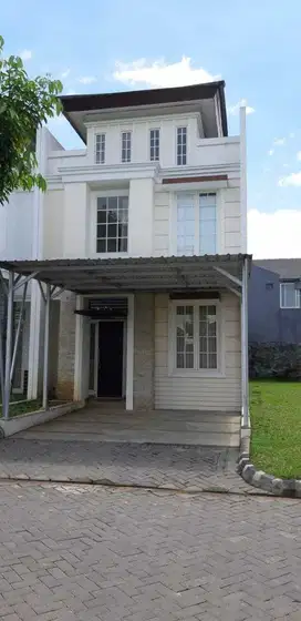 Dijual rumah 2 lantai citragarden di jalan utama