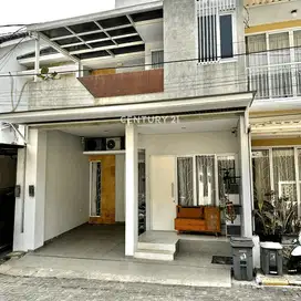 Dijual Rumah Full Furnish Strategis Jombang Ciputat Bintaro