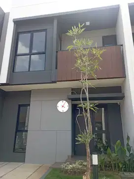 Rumah di Summarecon Crown Gading Bekasi Bergaya Minimalis Modern