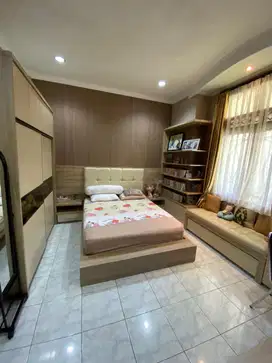 Dijual Rumah di Setraduta Raya