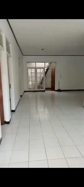 DISEWAKAN RUMAH TKI