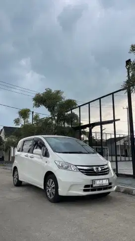 Honda freed sd 2012