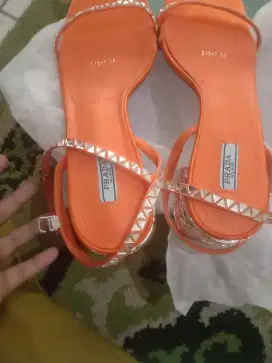 Dijual sandal prada