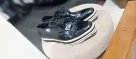 Sepatu PRADA made in itali