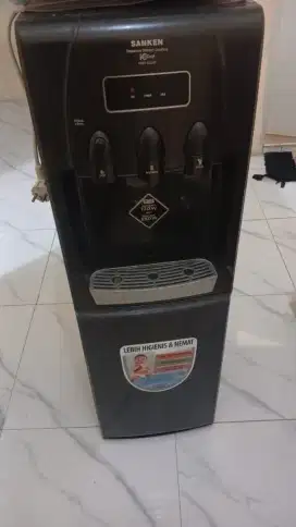 Dispenser bekas