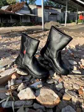 Sepatu Safety Boots Full Kulit proyek Tambang Gita Boots